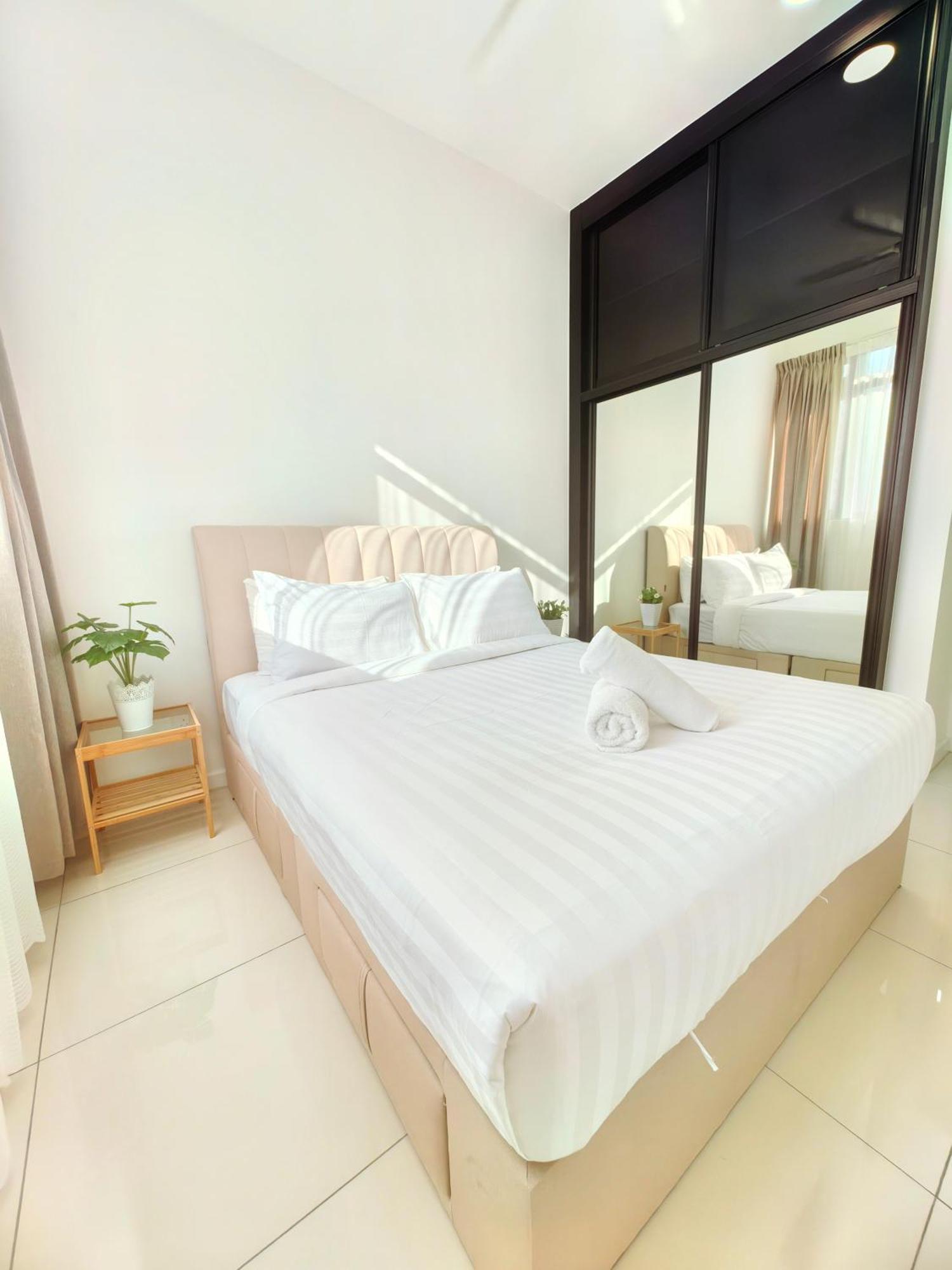 Chambers Residence Klcc By Purple Orchid Kuala Lumpur Extérieur photo